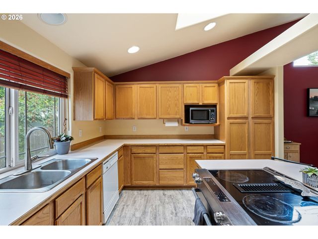 1161 MOLLY Ln, Eugene, OR 97404