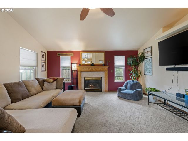 1161 MOLLY Ln, Eugene, OR 97404