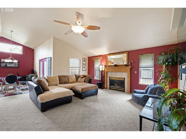 1161 MOLLY Ln, Eugene, OR 97404