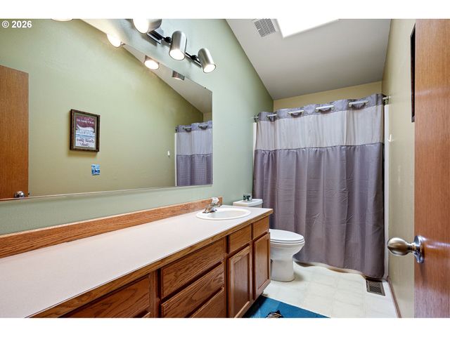 1161 MOLLY Ln, Eugene, OR 97404