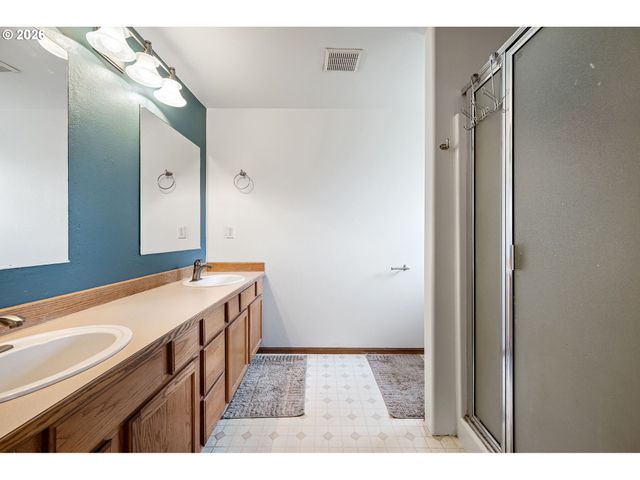 1161 MOLLY Ln, Eugene, OR 97404