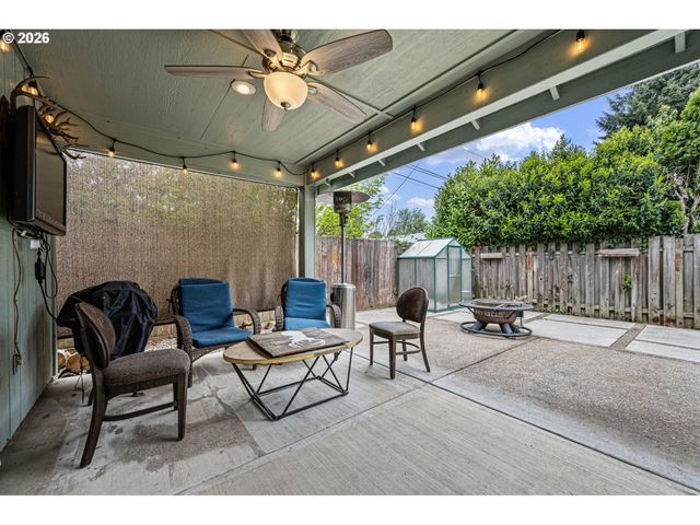 1161 MOLLY Ln, Eugene, OR 97404