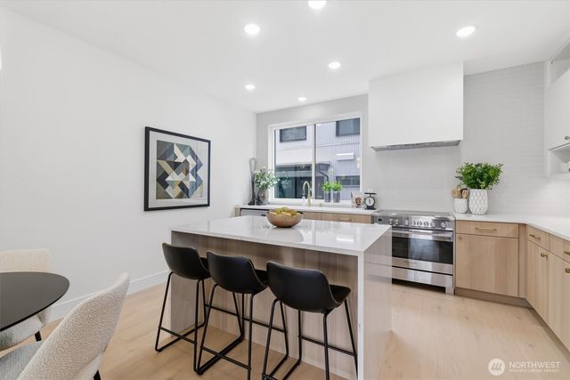 2017 Minor Avenue E, Seattle, WA 98102