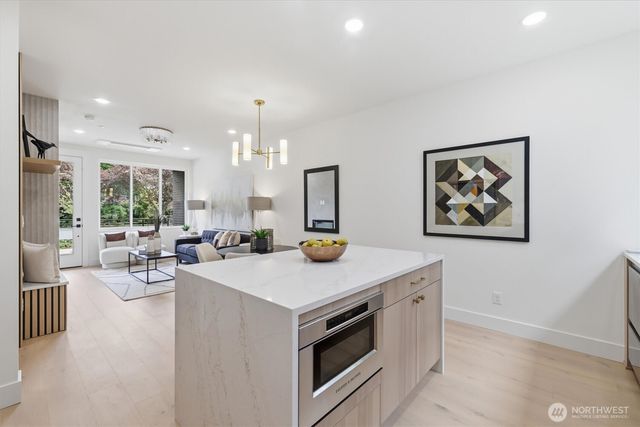 2017 Minor Avenue E, Seattle, WA 98102