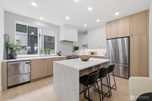 2017 Minor Avenue E, Seattle, WA 98102