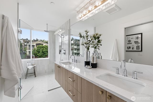 2017 Minor Avenue E, Seattle, WA 98102