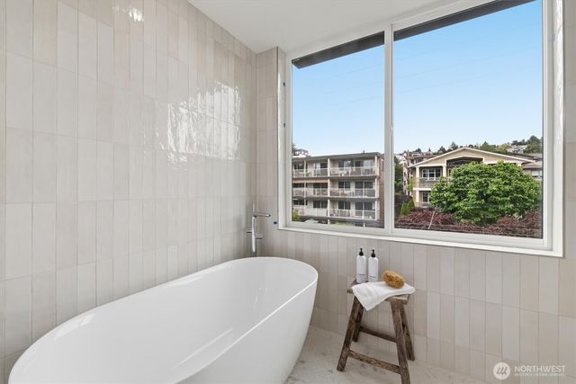 2017 Minor Avenue E, Seattle, WA 98102