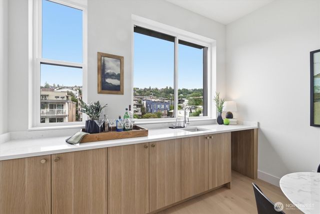 2017 Minor Avenue E, Seattle, WA 98102