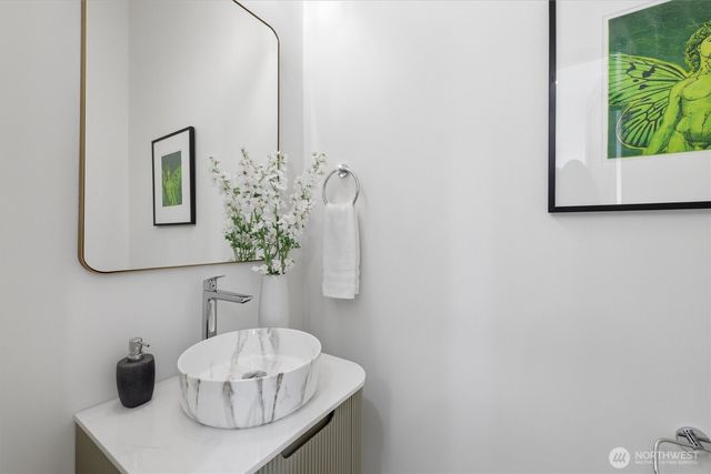 2017 Minor Avenue E, Seattle, WA 98102