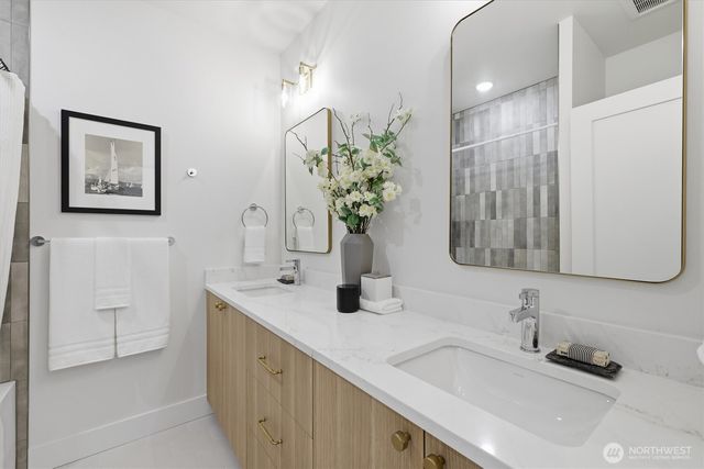 2017 Minor Avenue E, Seattle, WA 98102