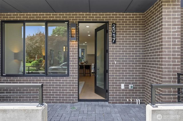 2017 Minor Avenue E, Seattle, WA 98102