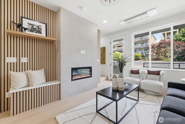 2017 Minor Avenue E, Seattle, WA 98102