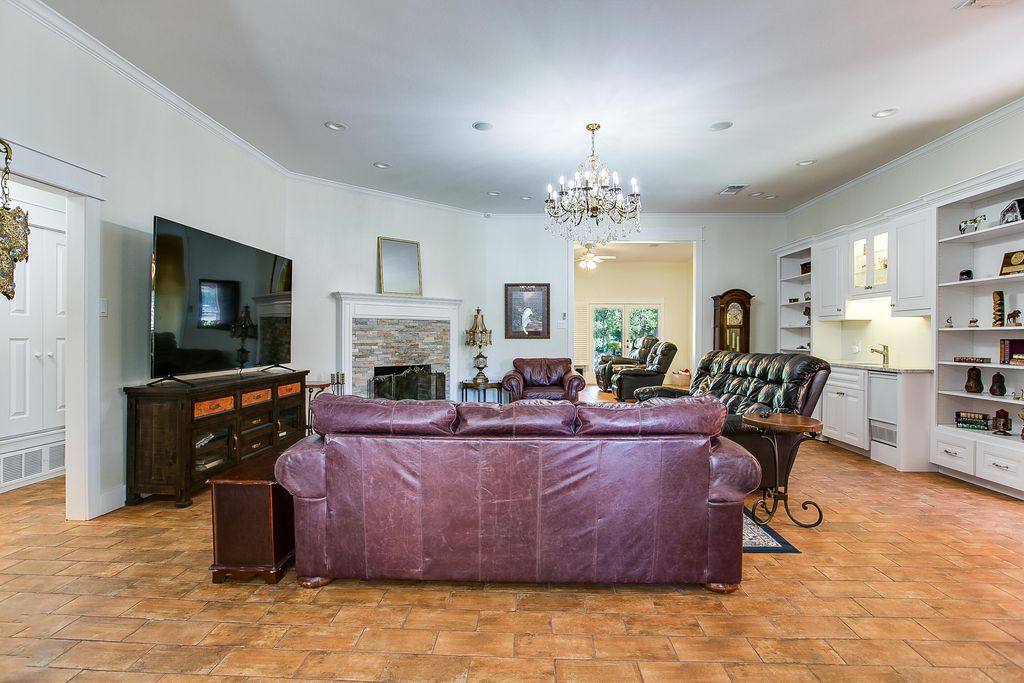Image 8 of property listing at 5301 Beverly Drive, San Angelo, TX 76904