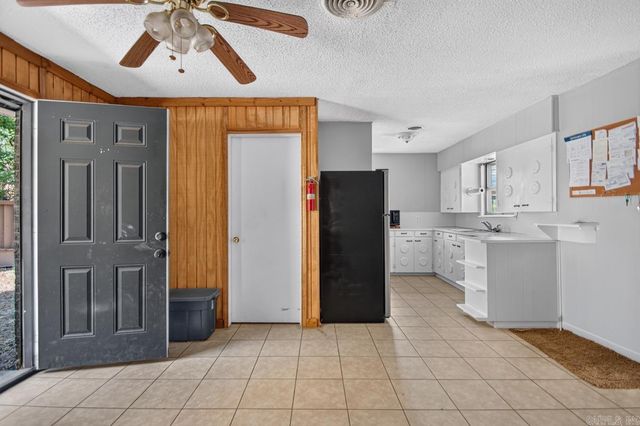 4114 Hillside Dr, North Little Rock, AR 72118