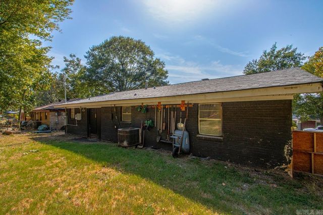 4114 Hillside Dr, North Little Rock, AR 72118