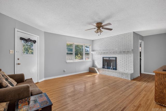 4114 Hillside Dr, North Little Rock, AR 72118