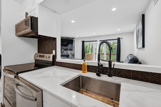 2911 Marina Drive, Middleton, WI 53562