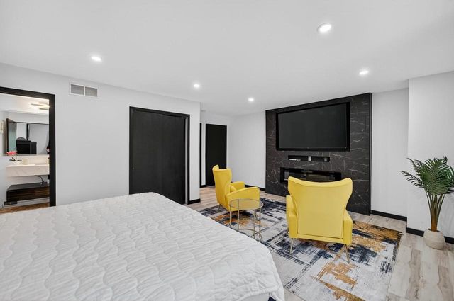 2911 Marina Drive, Middleton, WI 53562