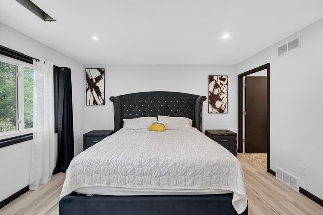 2911 Marina Drive, Middleton, WI 53562