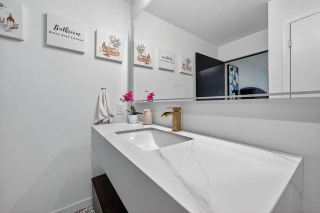 2911 Marina Drive, Middleton, WI 53562