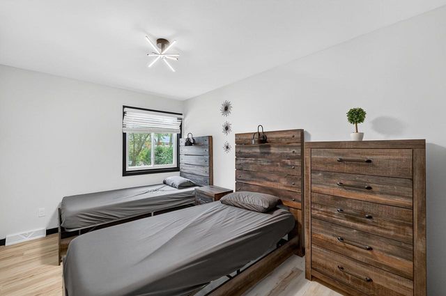 2911 Marina Drive, Middleton, WI 53562