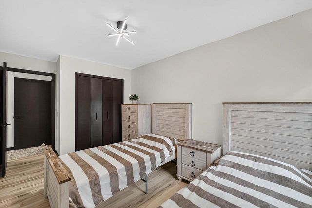 2911 Marina Drive, Middleton, WI 53562