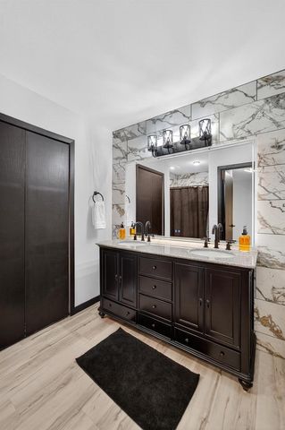 2911 Marina Drive, Middleton, WI 53562