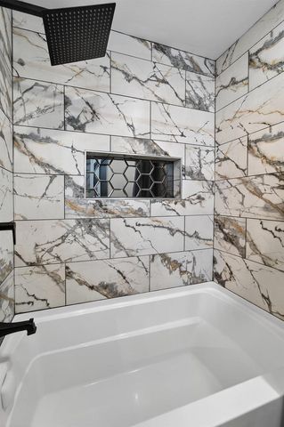 2911 Marina Drive, Middleton, WI 53562