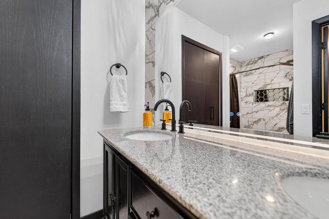 2911 Marina Drive, Middleton, WI 53562