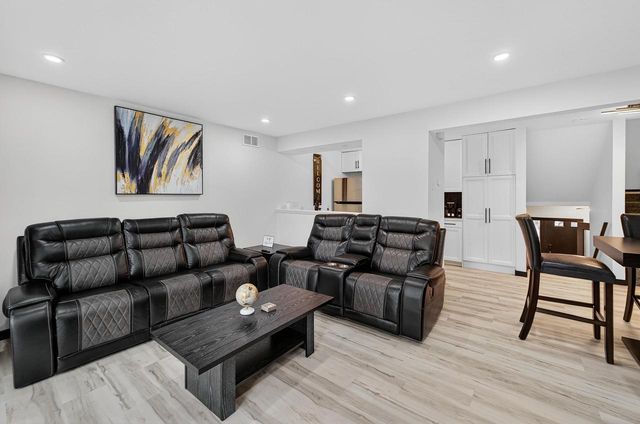 2911 Marina Drive, Middleton, WI 53562