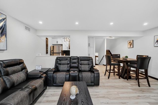 2911 Marina Drive, Middleton, WI 53562