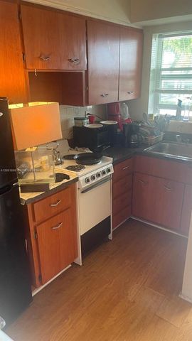 2225 NE 123rd St 204, North Miami, FL 33181