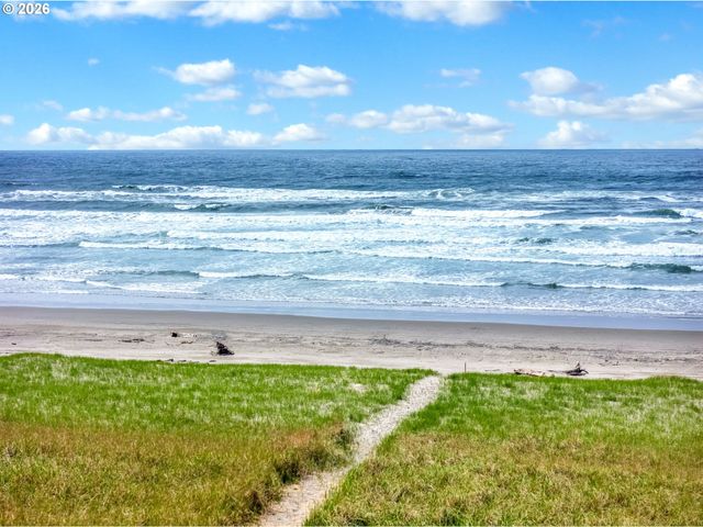 Pacific Bellevue Ln 7, Warrenton, OR 97146