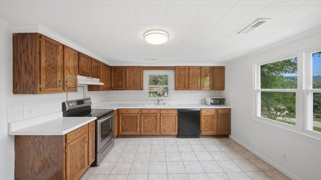 11635 Hixson Pike, Soddy Daisy, TN 37379
