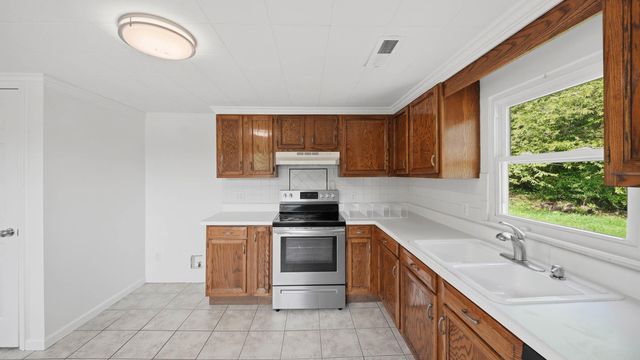 11635 Hixson Pike, Soddy Daisy, TN 37379