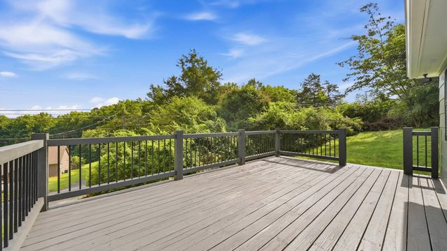 11635 Hixson Pike, Soddy Daisy, TN 37379