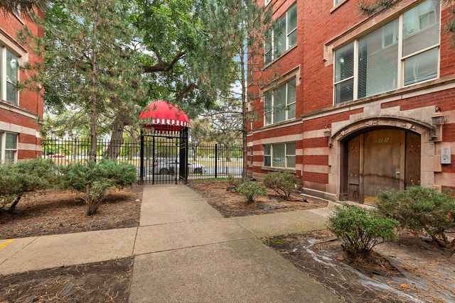 5150 S King Drive 2A, Chicago, IL 60615