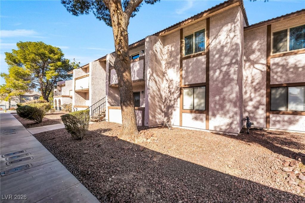 Image 3 of property listing at 5264 Child Court 90, Las Vegas, NV 89103