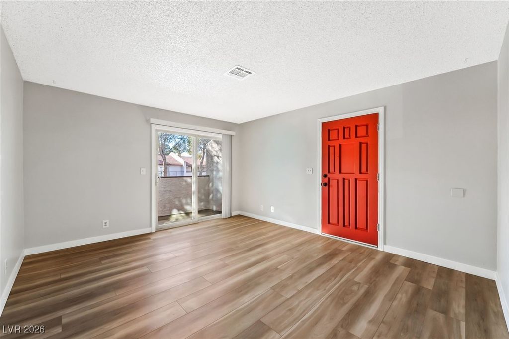 Image 5 of property listing at 5264 Child Court 90, Las Vegas, NV 89103