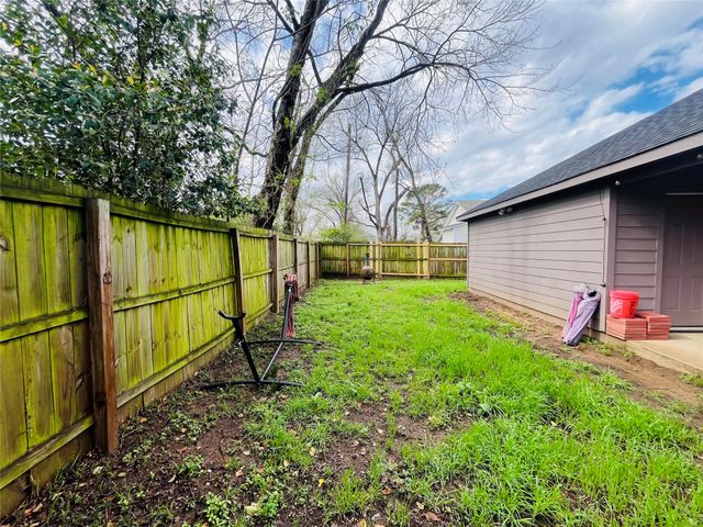 2840 Oakdale, Dallas, TX 75215