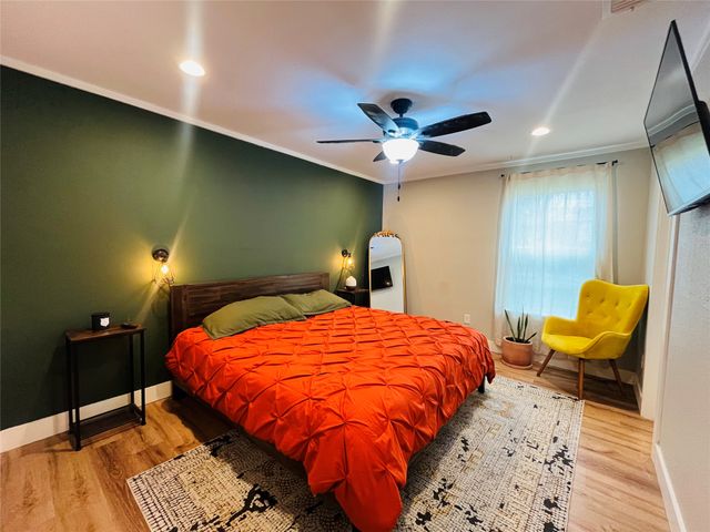 2840 Oakdale, Dallas, TX 75215