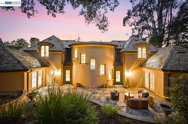 13388 Surrey Ln, Saratoga, CA 95070