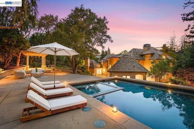 13388 Surrey Ln, Saratoga, CA 95070