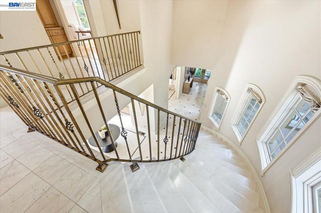 13388 Surrey Ln, Saratoga, CA 95070