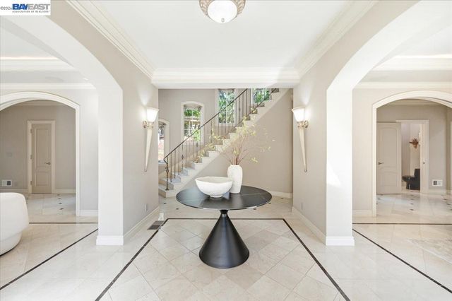 13388 Surrey Ln, Saratoga, CA 95070