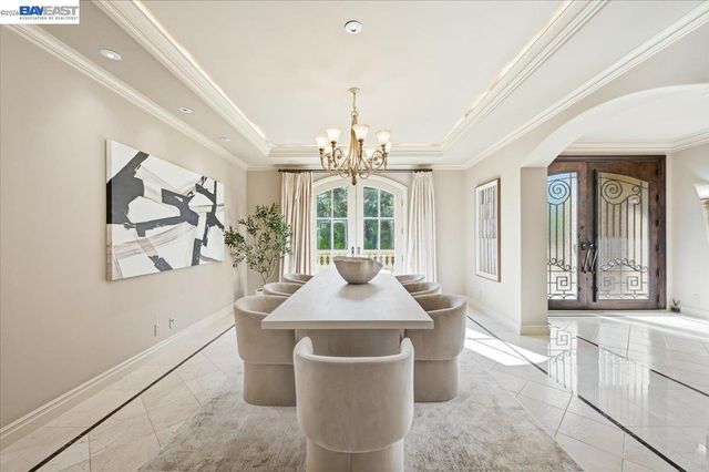 13388 Surrey Ln, Saratoga, CA 95070