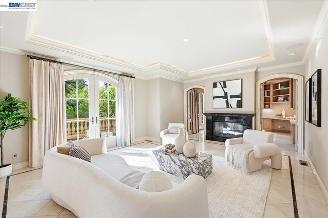 13388 Surrey Ln, Saratoga, CA 95070