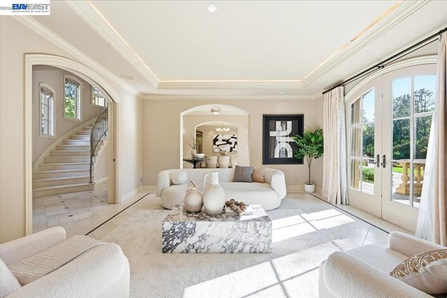 13388 Surrey Ln, Saratoga, CA 95070