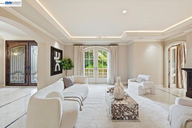 13388 Surrey Ln, Saratoga, CA 95070