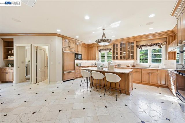 13388 Surrey Ln, Saratoga, CA 95070